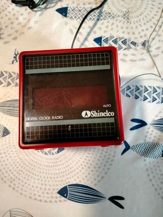 radio sveglia digitale rosso