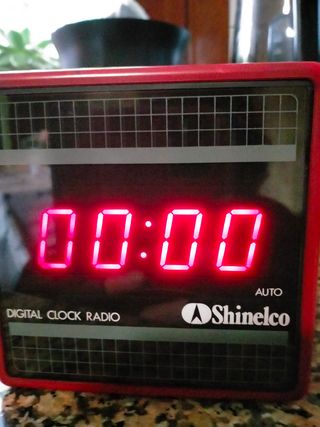 radio sveglia digitale rosso