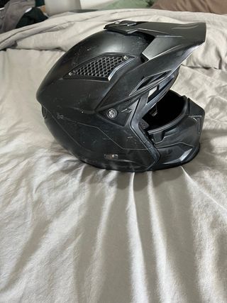 Casco MT Streetfighter