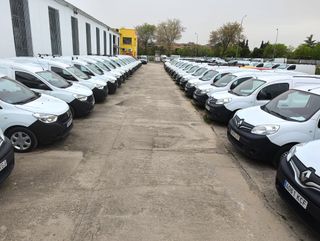 100 unidades de Renault Kangoo 2 plazas y 5 plazas