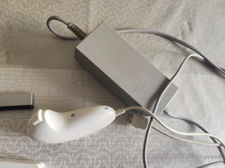 Nintendo Wii con accesorios. 