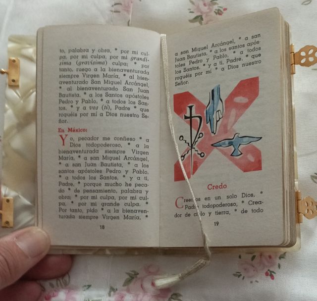 Libro y rosario primera comunión antiguos