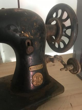 MÁQUINA DE COSER PARA RESTAURAR