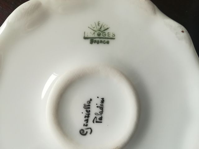 Ciotola con coperchio in Limoges, decorata a mano