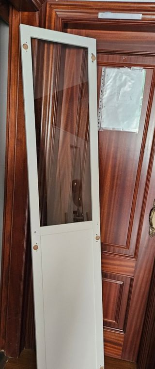 Puerta de vidrio y blanca ikea billy