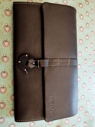 Cartera negra de piel de mujer de Renfe 