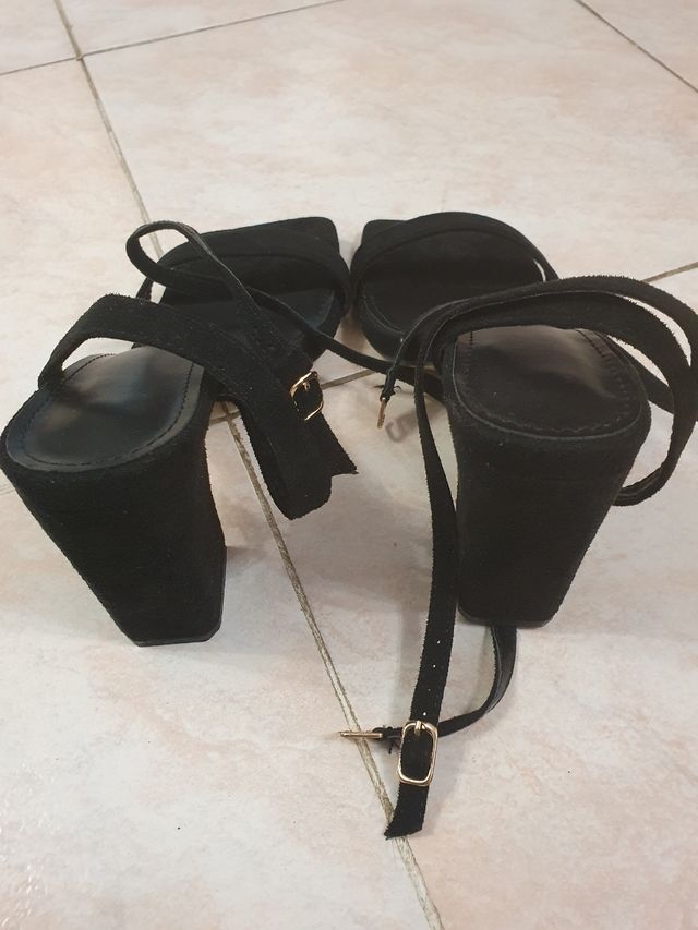 Sandali neri