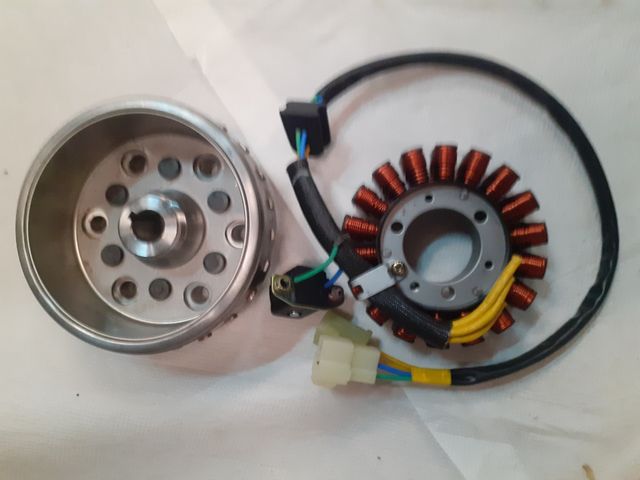 Stator con volante Hyosung Aquila 250 i.
