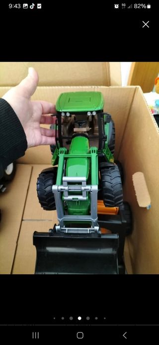 Granja madera , animales y 2 tractores +excavadora