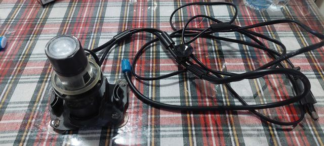 Ossiginatore acquario con luce rossa 