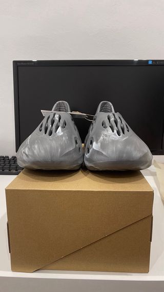 Yeezy FOAM RNR MX GRANITE TALLA 44.5