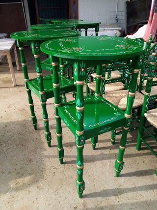 SILLAS Y MESAS SEVILLANAS