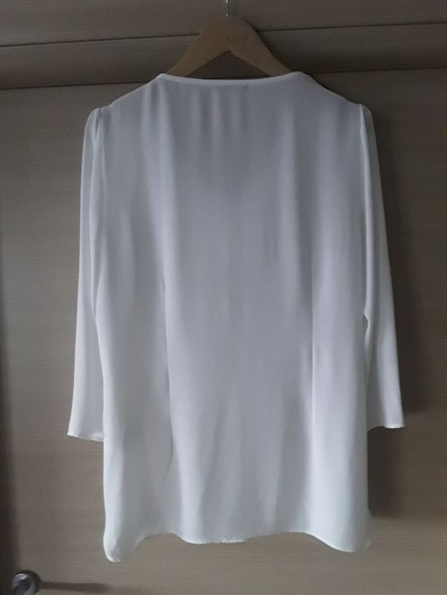 Camicia donna con volant.