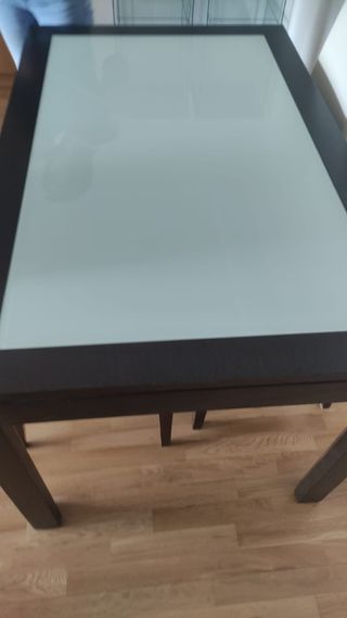 Mesa y 4 sillas