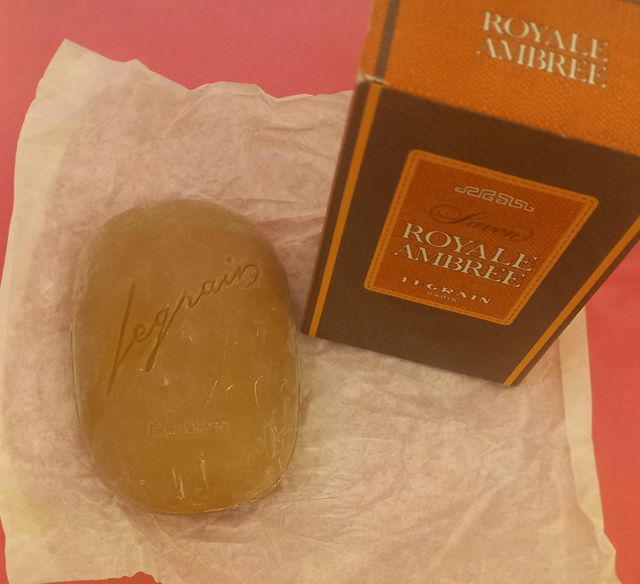 Royale Ambree jabón