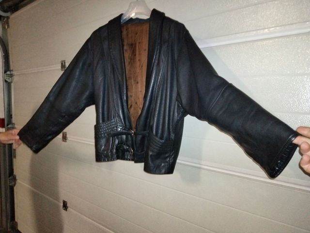 Cazadora de piel para mujer