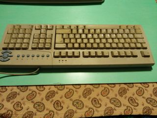 conpiuter +4tastiere+schermo