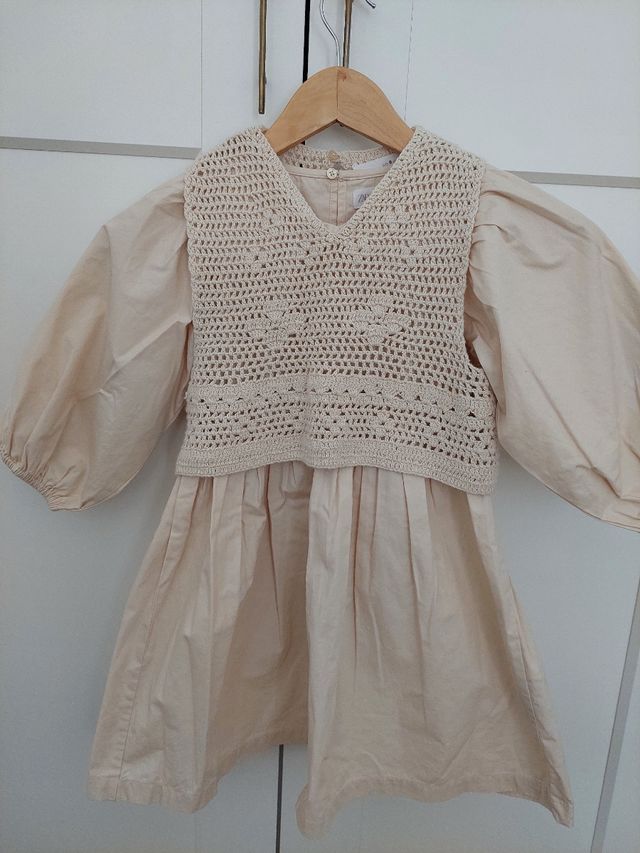 Vestido beige crochet Zara Kids