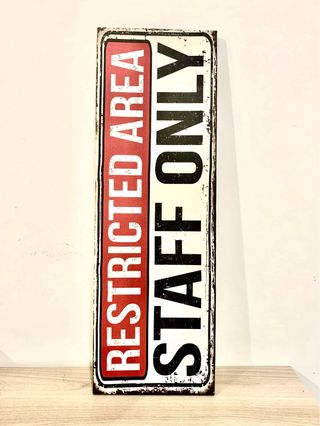 Quadro restricted area staff only