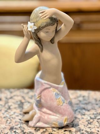 COLECCIONES LLADRÓ – Pacific Jewel Girl Figurines