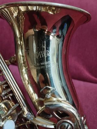 Saxofón alto Júpiter
