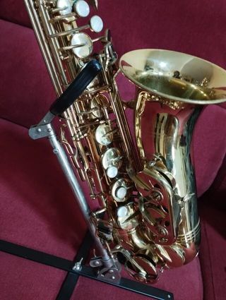 Saxofón alto Júpiter