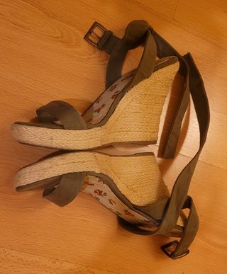 Sandalia de verano de esparto 