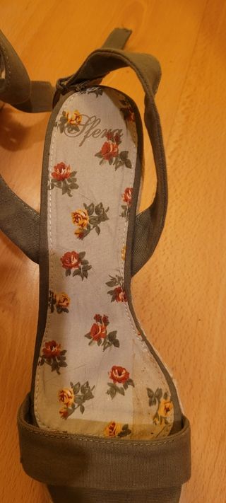 Sandalia de verano de esparto 