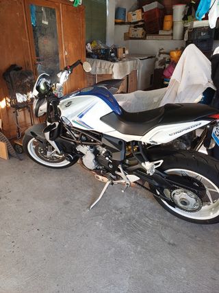 MV Agusta Brutale 800 EAS ABS