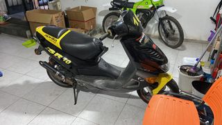 DESPIECE COMPLETO DE APRILIA SR 50.
