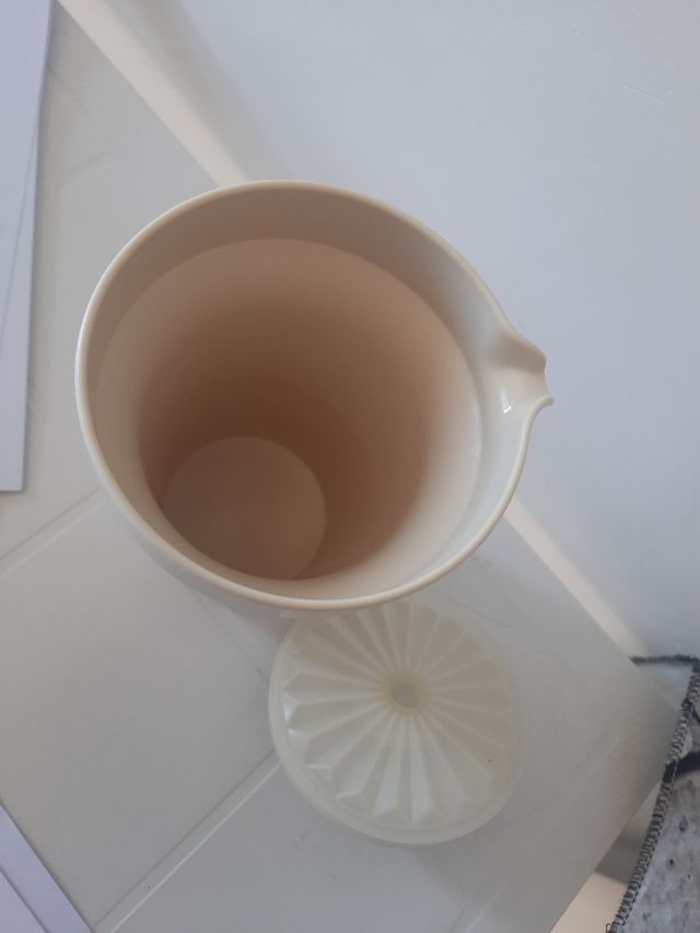 Contenirore con tappo tupperware 