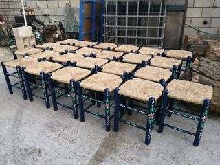 TABURETES Y MESAS ALTAS SEVILLANAS