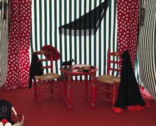 TABURETES Y MESAS ALTAS SEVILLANAS