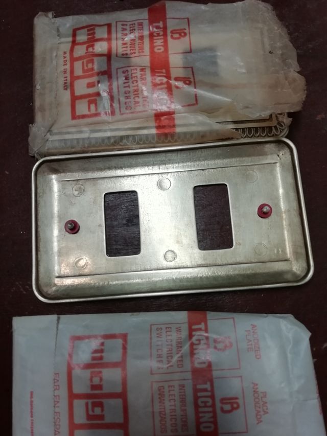 placa magic Bticino de metal