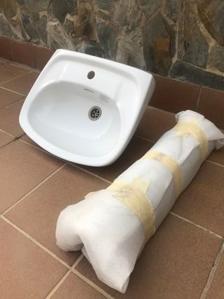 Lavamanos con pie ROCA