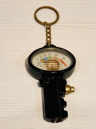 Antigua LLavero Renault medidor presión neumáticos