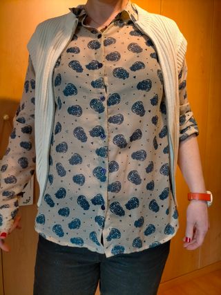 Camisa con calaveras