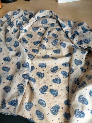 Camisa con calaveras