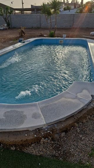 Piscina prefabricada de poliéster 