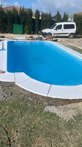 Piscina prefabricada de poliéster