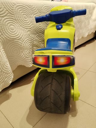 Moto correpasillos Molto Juguettos