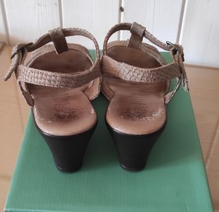 Sandalias mujer  24 h. Núm 38