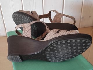 Sandalias mujer  24 h. Núm 38