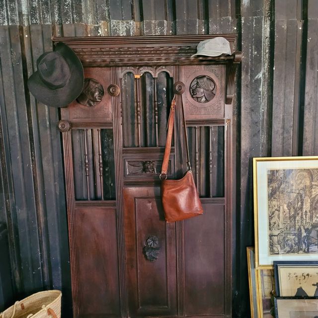 Percha de ropa antigua