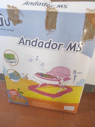 vendo andador niña en su caja mui boniti
