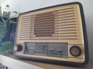 Radio antigua PHILIPS 