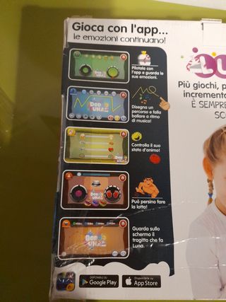 Luna robot delle emozioni lisciani