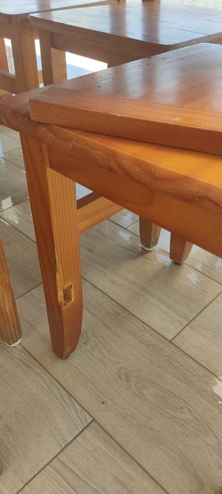 Mesa y sillas