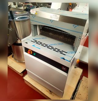 Cortadora de pan en rebanadas