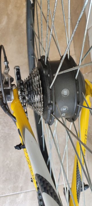 Bicicleta eléctrica de carretera